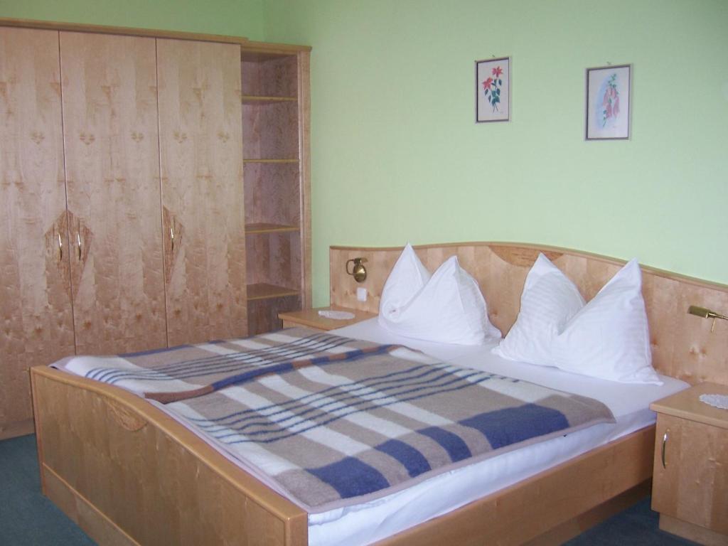 Hotel Restaurant Zum Schwan Schwanberg Szoba fotó