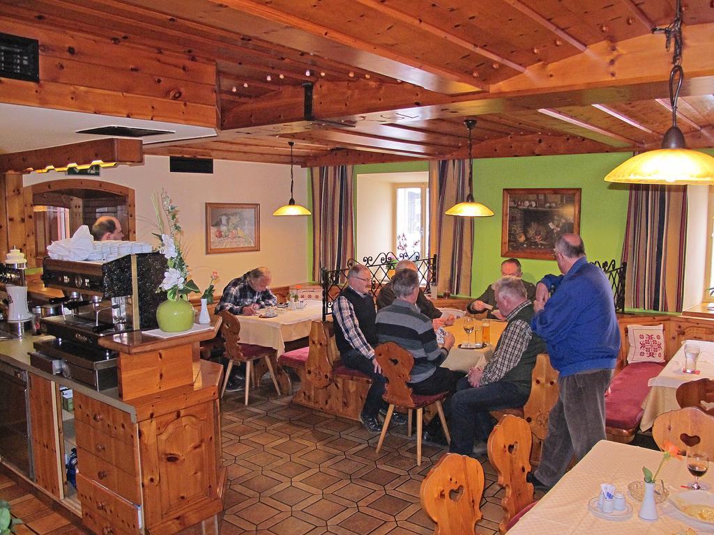 Hotel Restaurant Zum Schwan Schwanberg Szoba fotó